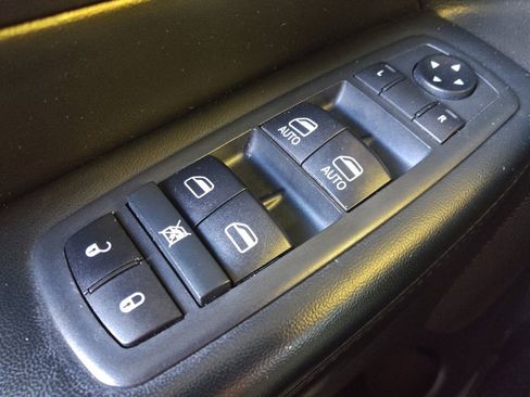 Used 2020 Jeep Grand Cherokee Limited RWD image 27