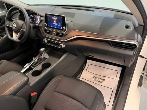 Used 2025 Nissan Altima 2.5 SV FWD image 27