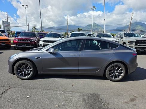 Used 2019 Tesla Model 3 Standard Range image 4