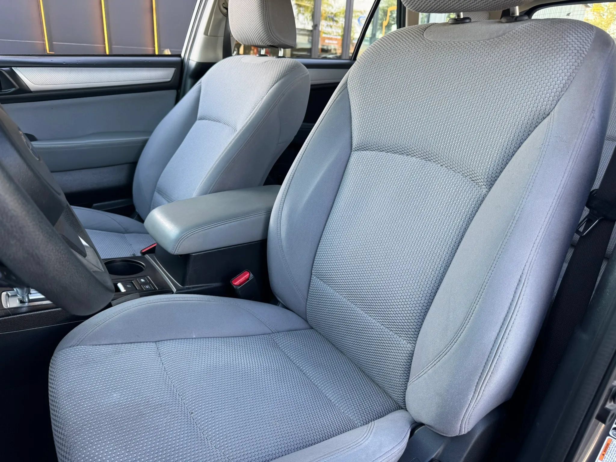 Used 2019 Subaru Outback 2.5i AWD/4WD image 17