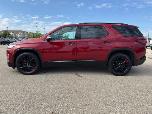 Used 2022 Chevrolet Traverse Premier w/ Redline Edition AWD/4WD image 2