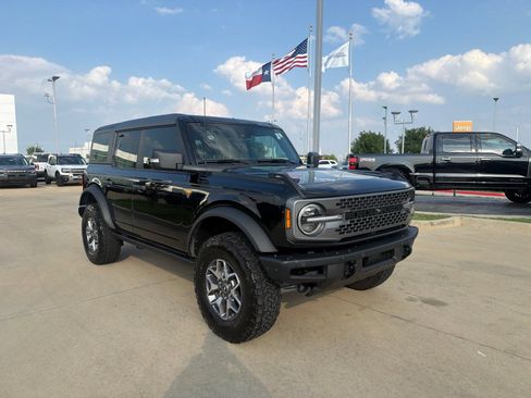 Used 2024 Ford Bronco Badlands AWD/4WD image 8