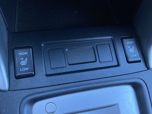 Used 2014 Subaru Forester 2.5i Premium w/ All-Weather Package AWD/4WD image 19