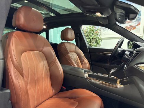 Used 2021 Maserati Levante GranLusso image 59