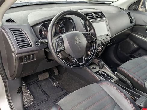 Used 2025 Mitsubishi Outlander Sport SE AWD/4WD image 14