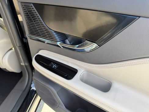 Used 2022 Lincoln Corsair AWD w/ Equipment Group 101A image 31