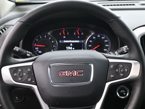 Used 2024 GMC Terrain SLT AWD/4WD image 9