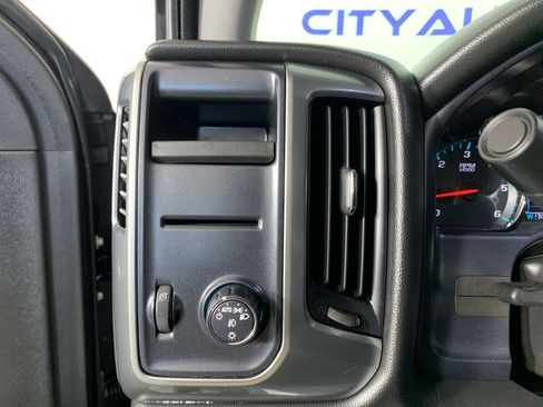 Used 2018 Chevrolet Silverado 1500 LT w/ Texas Edition RWD image 15
