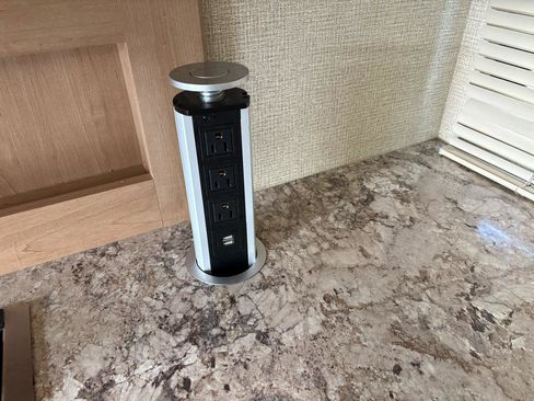 Used 2018 Ford E-450 and Econoline 450 Super Duty w/ Motorhome Prep Package image 56