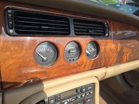 Used 2000 Jaguar XK8 Convertible RWD image 25