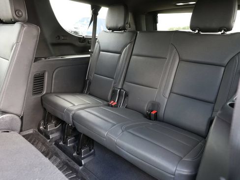 Used 2023 Chevrolet Suburban LT RWD image 14