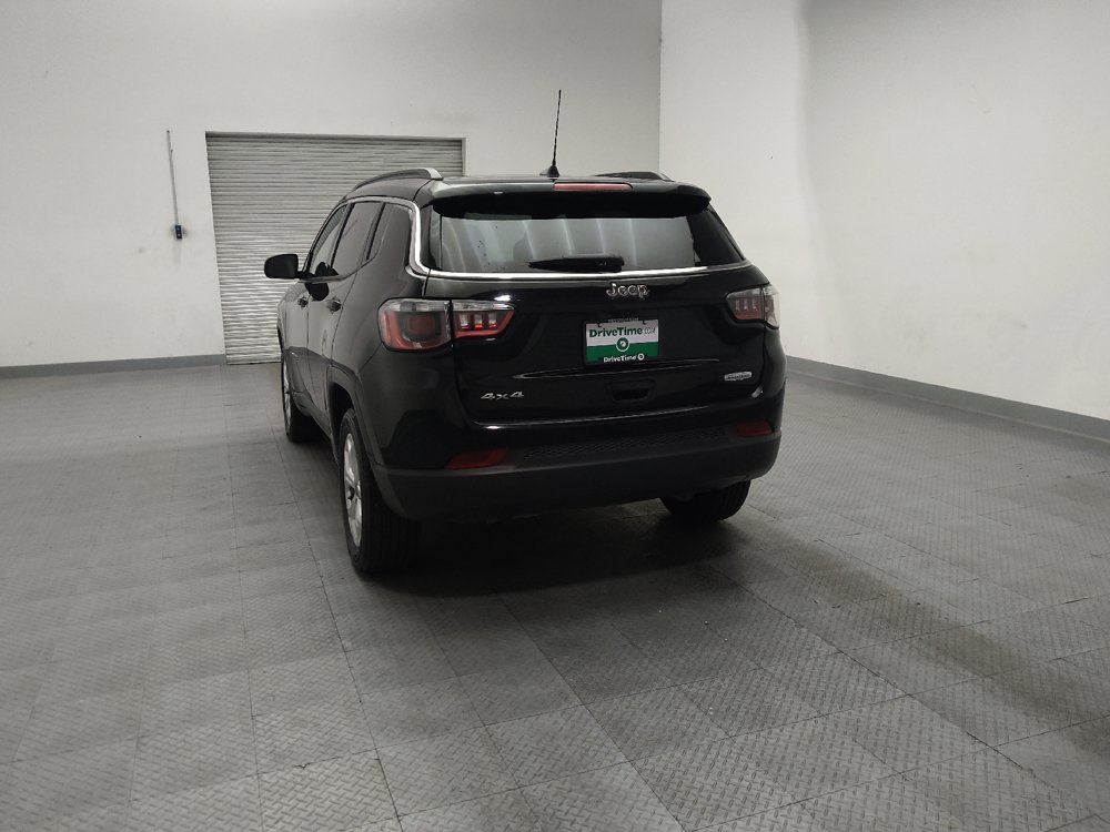Used 2025 Jeep Compass Latitude w/ Sun & Sound Group AWD/4WD image 6