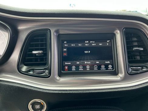 Used 2019 Dodge Challenger SXT image 21