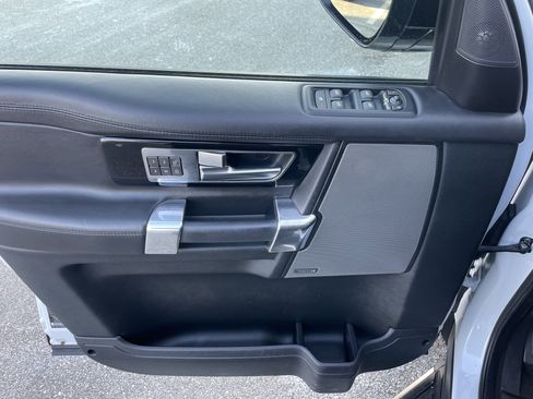 Used 2016 Land Rover LR4 HSE LUX image 12