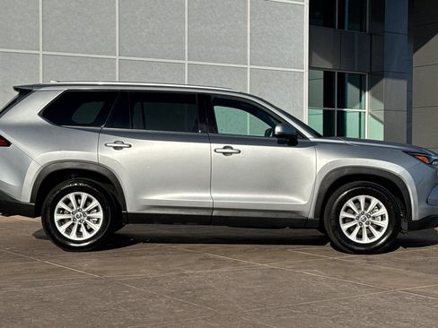 Certified 2025 Toyota Grand Highlander AWD image 3