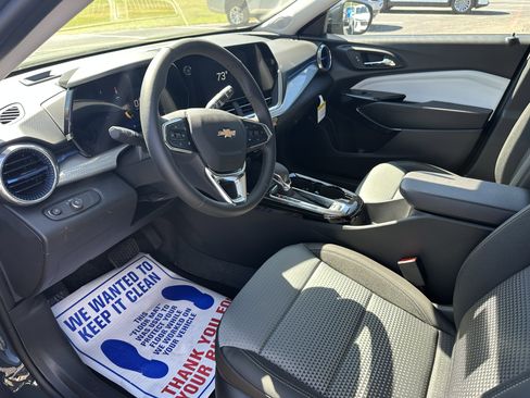 New 2026 Chevrolet Trax LT image 9
