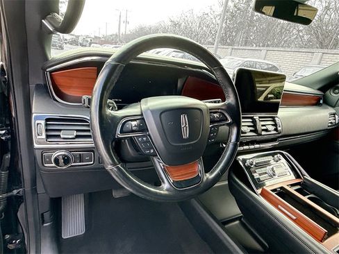 Used 2021 Lincoln Navigator Reserve image 12