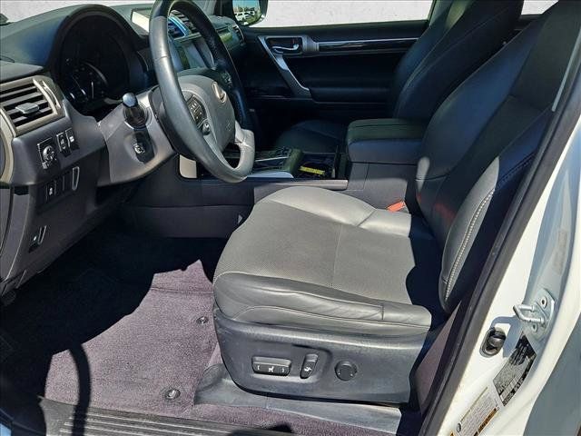 Used 2015 Lexus GX 460 w/ Comfort Package AWD/4WD image 17