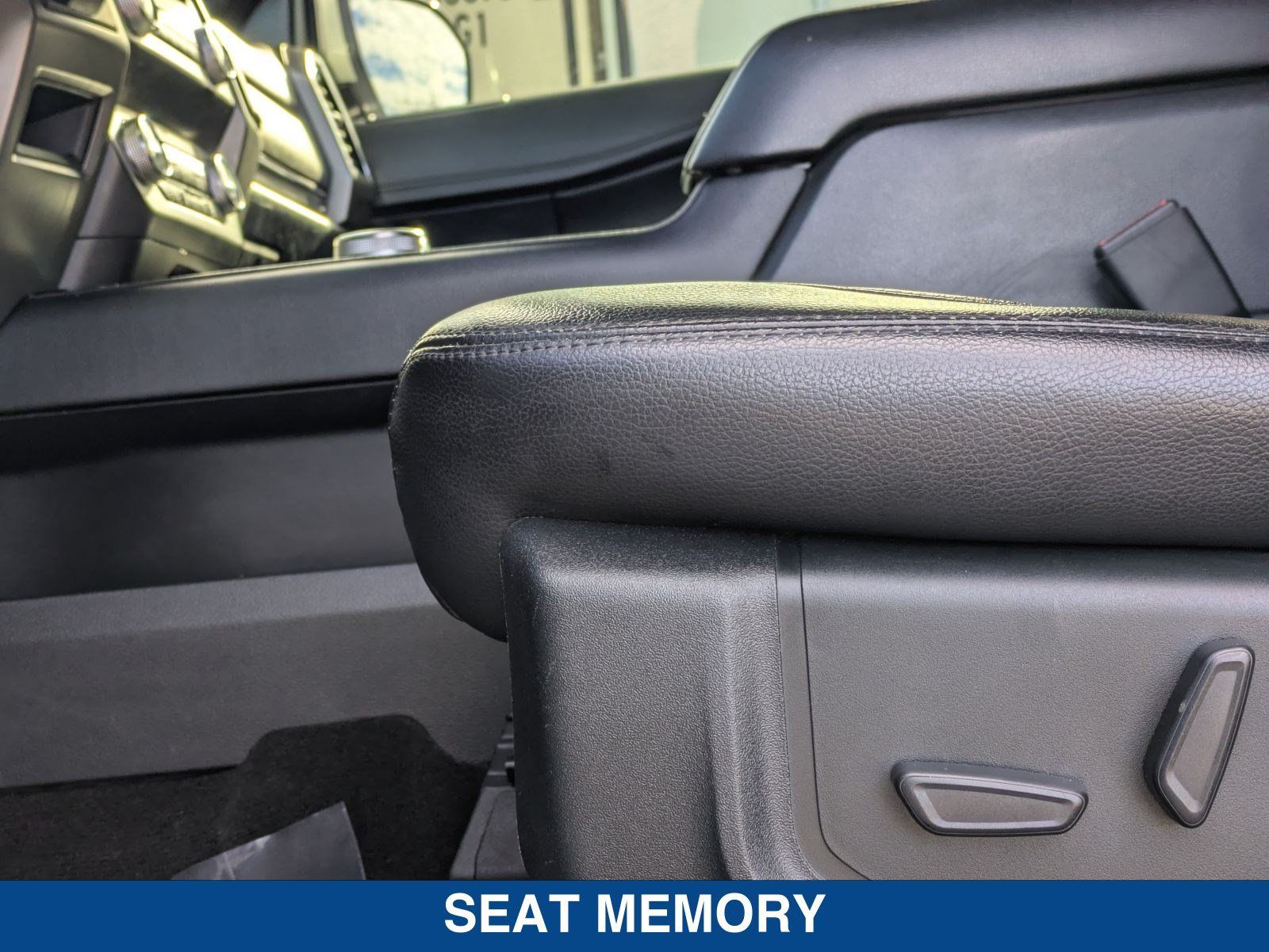 Used 2020 Ford Expedition XLT w/ Equipment Group 202A RWD image 25
