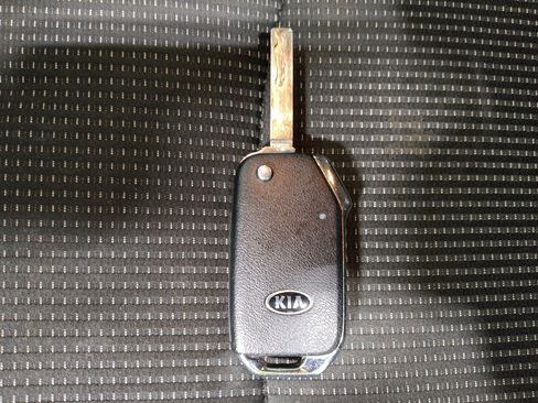 Used 2020 Kia Forte LXS image 32