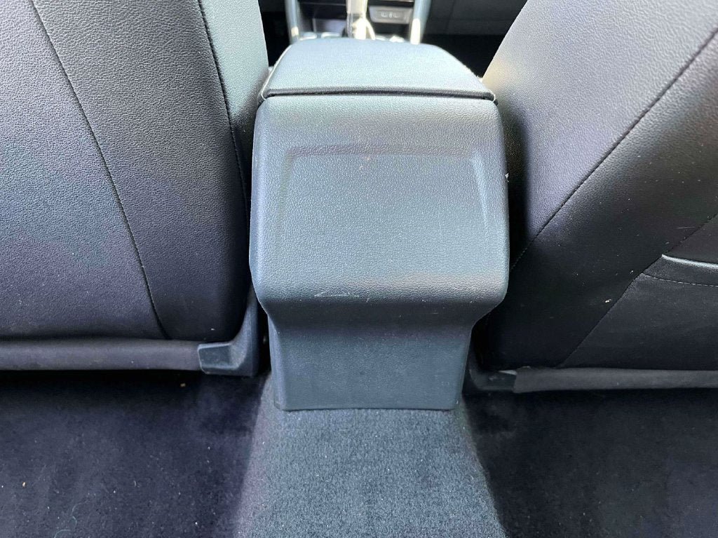 Used 2025 Volkswagen Jetta SE FWD image 14