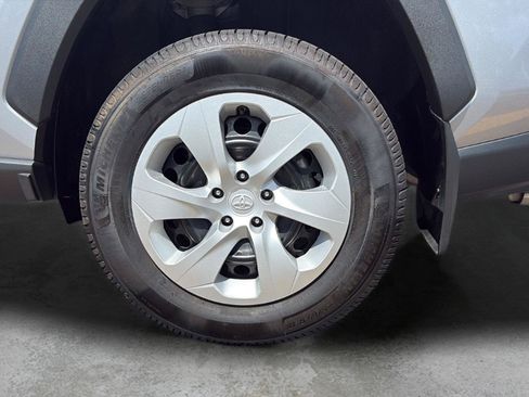 Used 2024 Toyota RAV4 LE AWD/4WD image 22