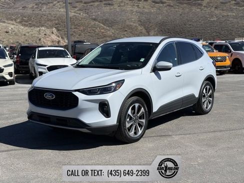 Used 2025 Ford Escape Platinum image 9