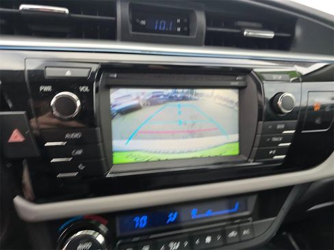 Used 2015 Toyota Corolla LE image 28