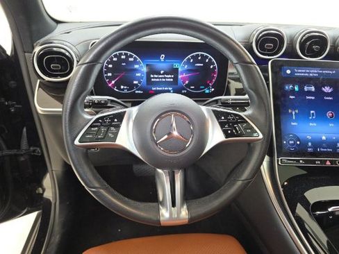 Used 2023 Mercedes-Benz GLC 300 image 10