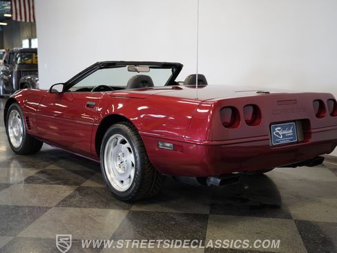 Used 1995 Chevrolet Corvette Convertible RWD image 10