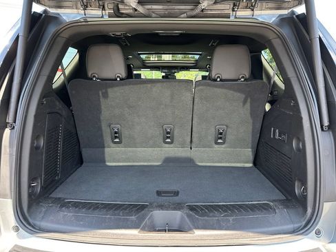 Used 2023 GMC Yukon SLT w/ SLT Luxury Package AWD/4WD image 18