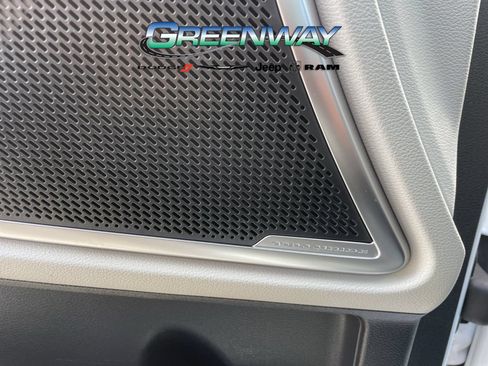 Used 2024 Kia Telluride EX w/ EX Captain's Chair Package FWD image 18