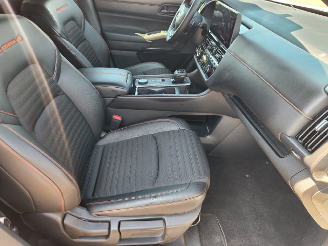 Used 2026 Nissan Pathfinder Rock Creek AWD/4WD image 14