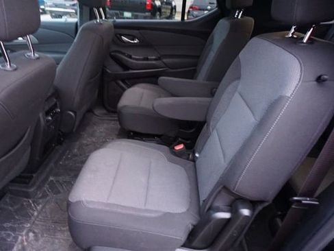 Used 2023 Chevrolet Traverse LT image 11