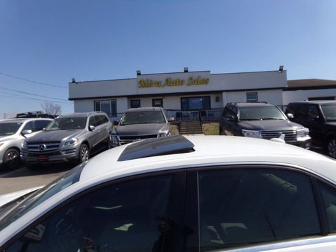 Used 2013 Mercedes-Benz E 350 BlueTEC Sedan image 5