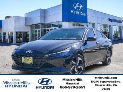 New 2023 Hyundai Elantra SEL w/ Convenience Package