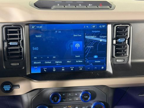 Used 2022 Ford Bronco Wildtrak image 24