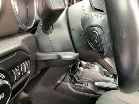 Used 2020 Jeep Wrangler Sport AWD/4WD image 35