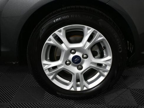 Used 2015 Ford Fiesta SE image 33