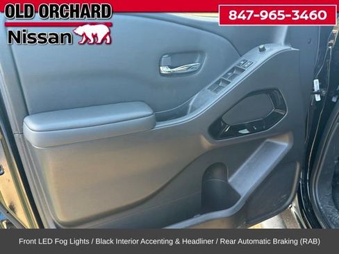 Used 2023 Nissan Frontier SV w/ Midnight Edition Package image 10