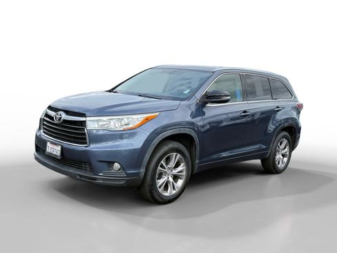 Used 2015 Toyota Highlander XLE image 1