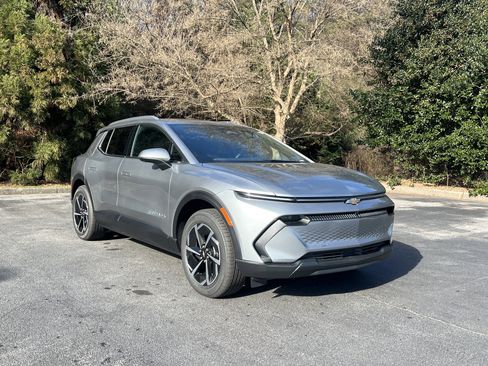 New 2026 Chevrolet Equinox EV LT AWD/4WD image 2