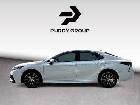 Used 2023 Toyota Camry SE FWD image 5