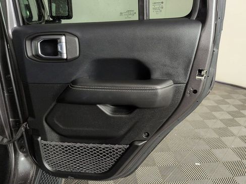 Used 2018 Jeep Wrangler Unlimited Sahara AWD/4WD image 35