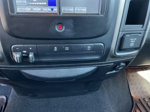 Used 2013 RAM 1500 Big Horn RWD image 27