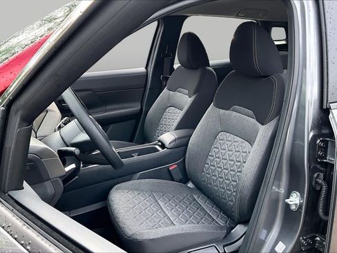 Certified 2026 Nissan Kicks SV FWD image 8