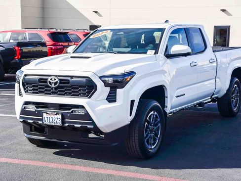 Certified 2024 Toyota Tacoma TRD Sport w/ TRD Sport Premium Package image 3