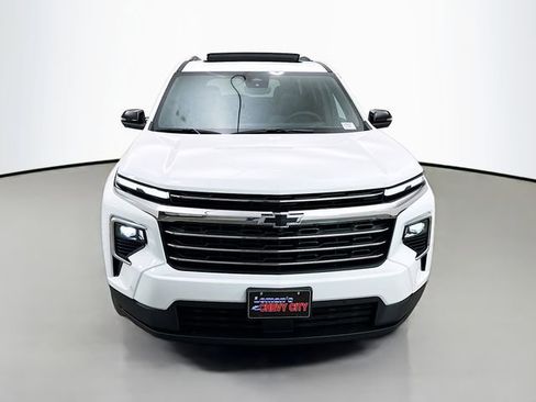 New 2026 Chevrolet Traverse LT w/ Enhanced Driving Package image 2