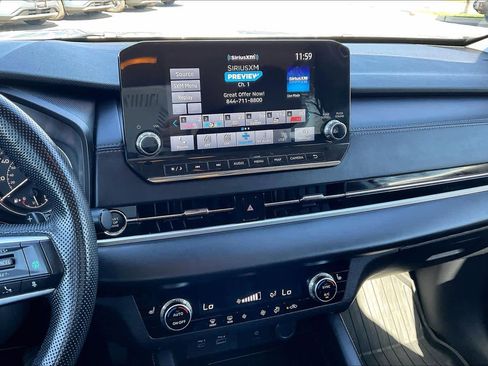 Used 2024 Mitsubishi Outlander SE image 7