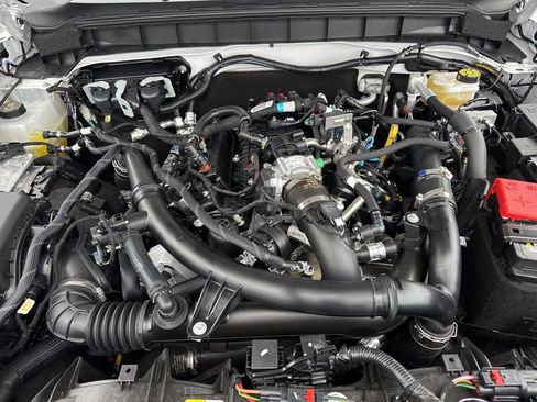 Used 2025 Ford Bronco Outer Banks w/ Sasquatch Package image 37